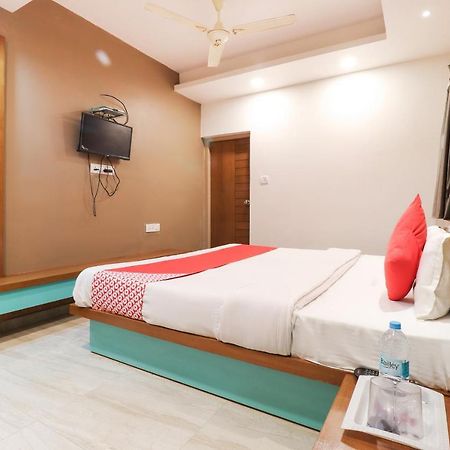 Oyo 26781 Hotel Raghupati Ayodhya Exterior foto